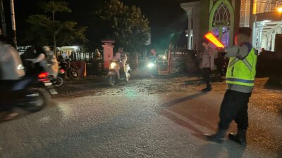 Pengamanan Ketat Shalat Tarawih di Kuripan, Warga Apresiasi