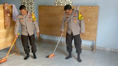 Bakti Religi Polsek Lembar, Tingkatkan Kebersihan dan Semangat Gotong Royong di Masyarakat