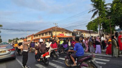 Tradisi Nyongkolan di Lombok Barat: Polsek Kediri Pastikan Acara Berjalan Lancar