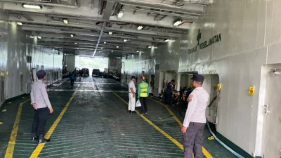Tingkatkan Kamtibmas, Polsek Lembar Aktifkan Patroli di Atas Kapal Penyeberangan